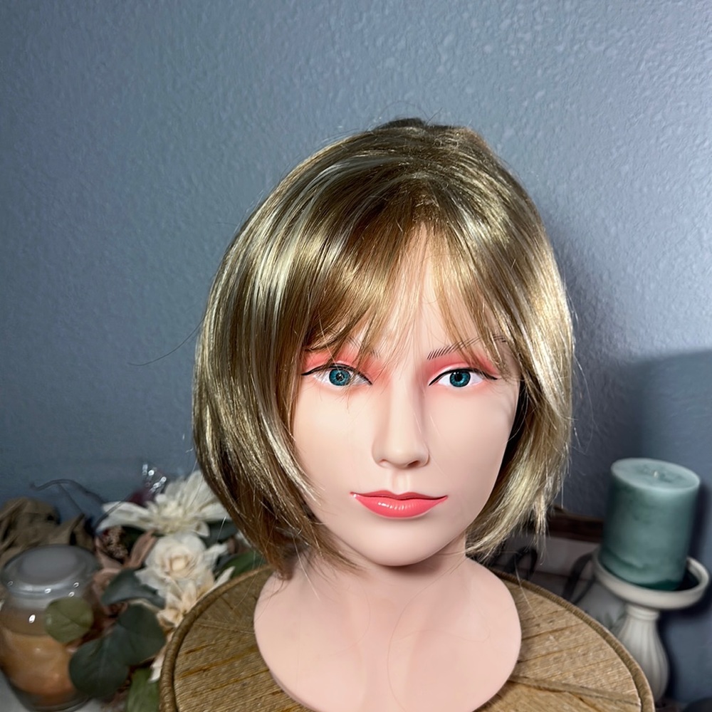 NWT short Bob with bangs wig